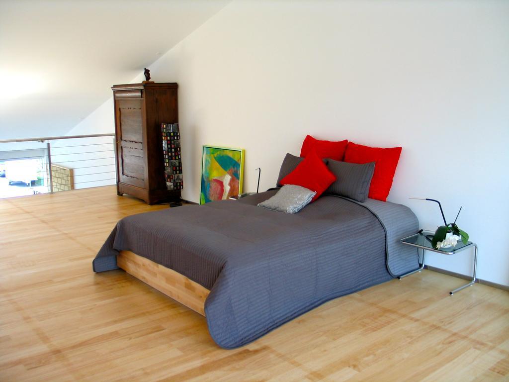 Appartamento Artist'S Loft Zur Maloya Ormalingen Camera foto